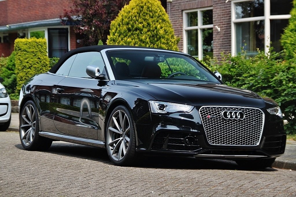 685271380RS5CABRIOLET.jpg