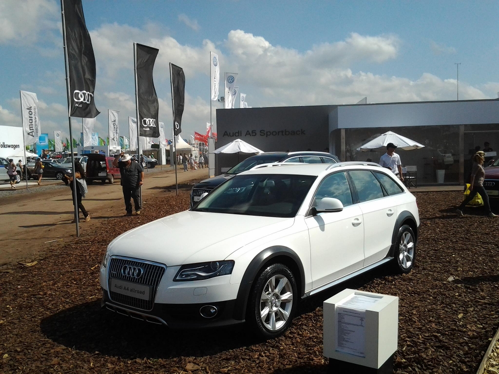 685933480AUDIA4ALLROAD.jpg