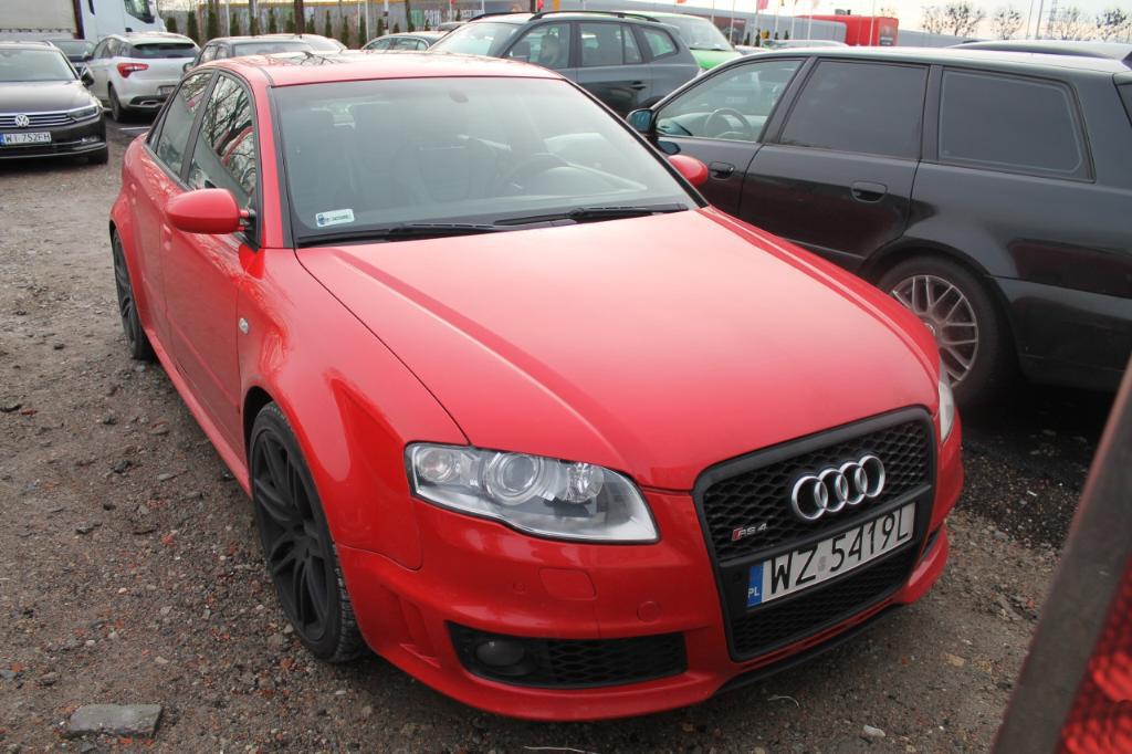 686715AUDIRS42981.jpg