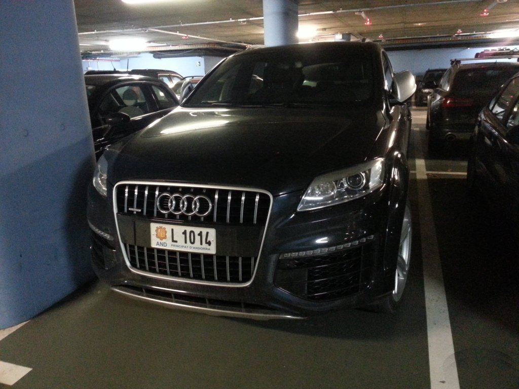 6867621008Q7V12.jpg