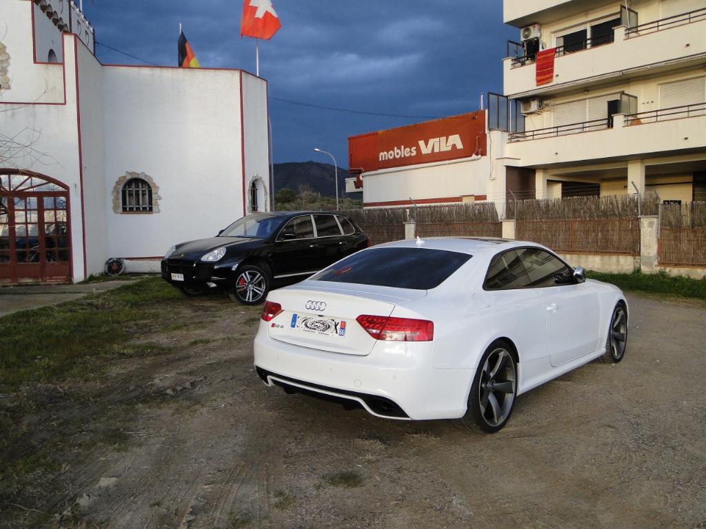687669AUDIRS53068.jpg