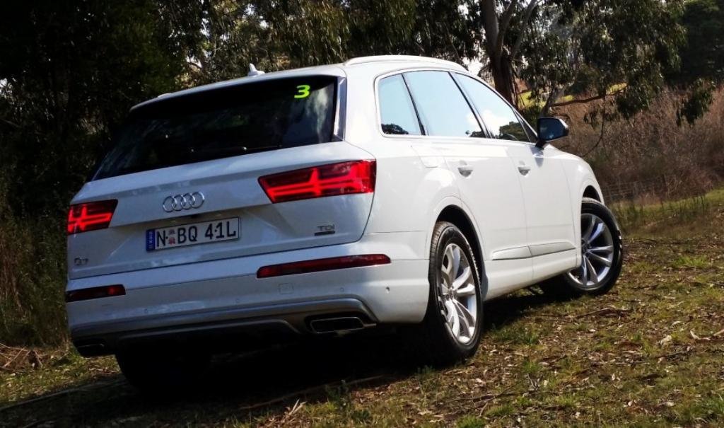 688466Q7MK2620.jpg