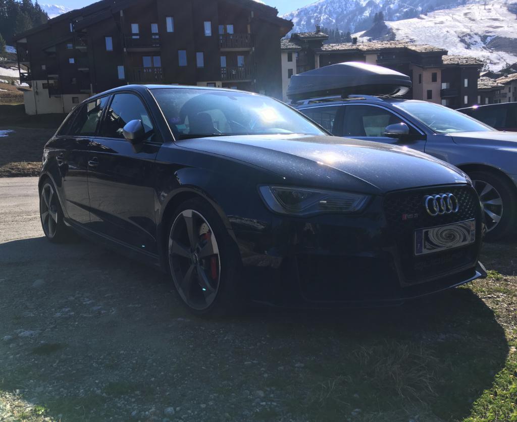 689508RS38V2372.jpg