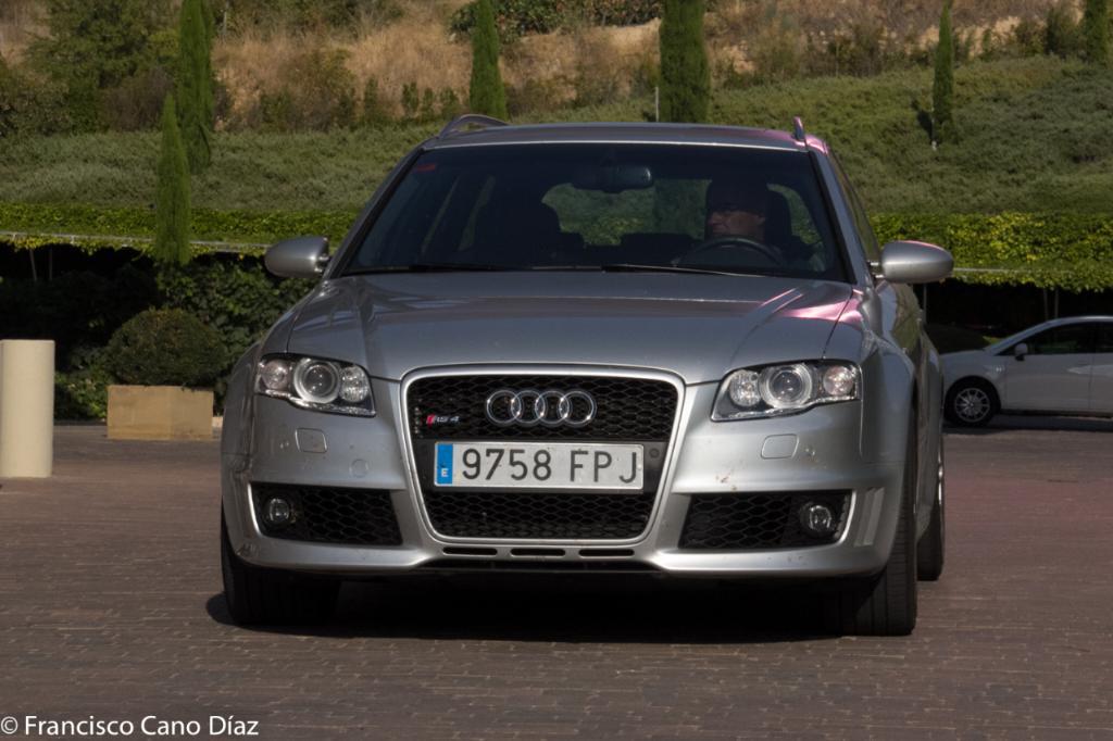689533AUDIRS42859.jpg