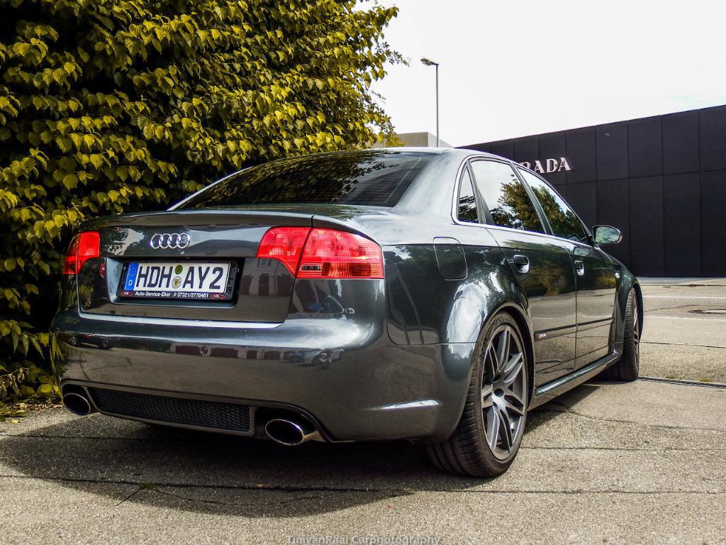 689565AUDIRS42984.jpg