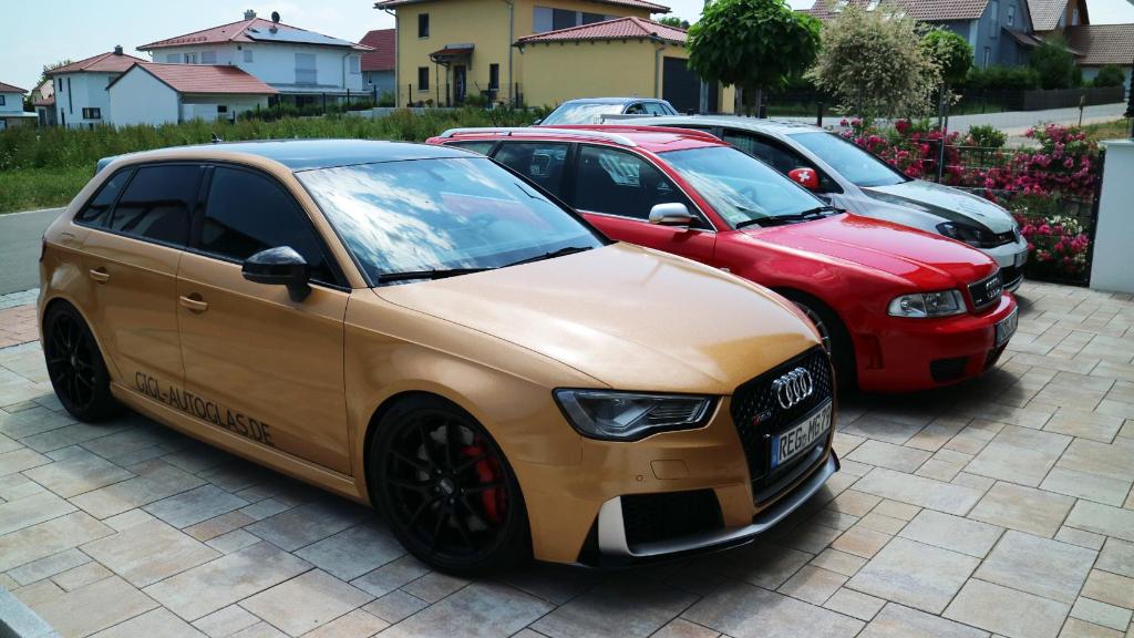 689577RS38V2905.jpg