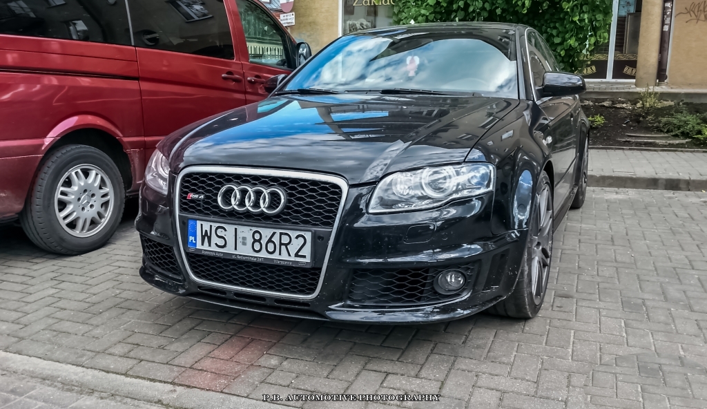 690944AUDIRS42005.jpg