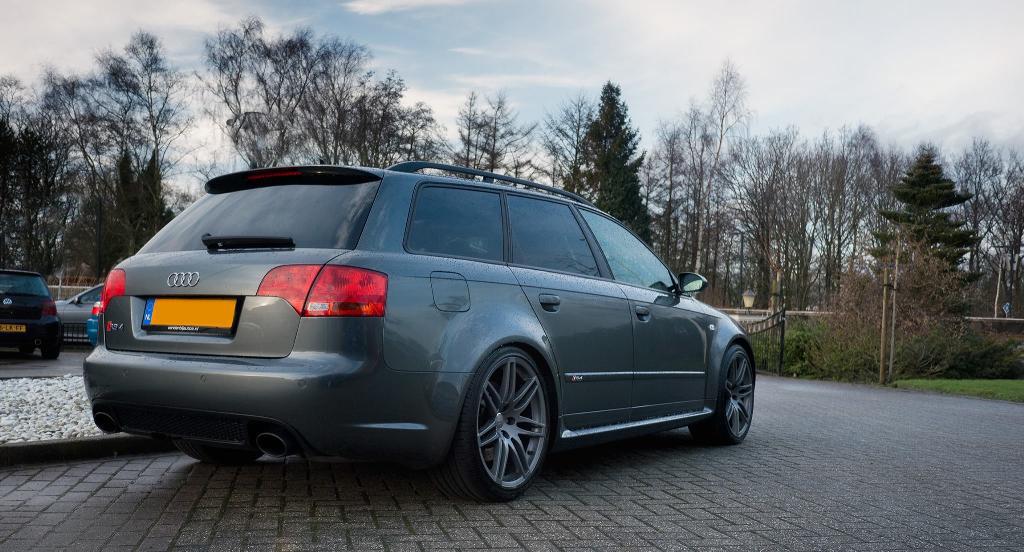 691037AUDIRS42479.jpg