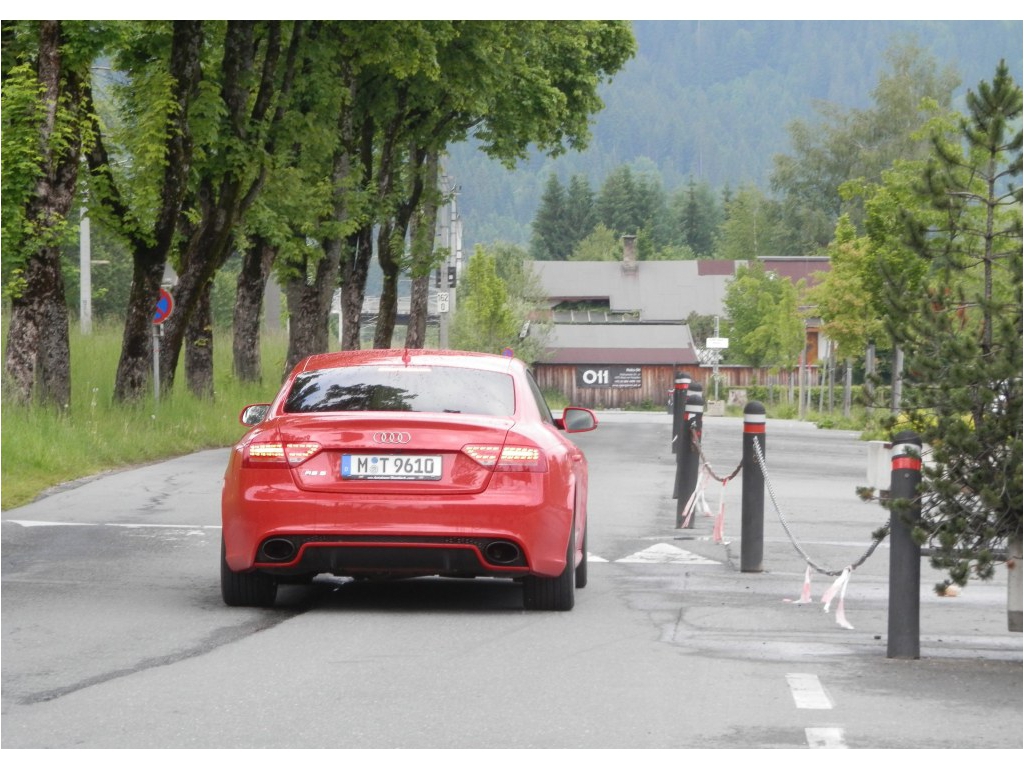 691848AUDIRS5435.jpg