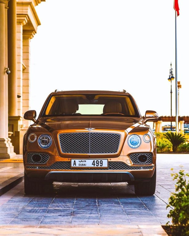 691978BENTAYGA0458.jpg