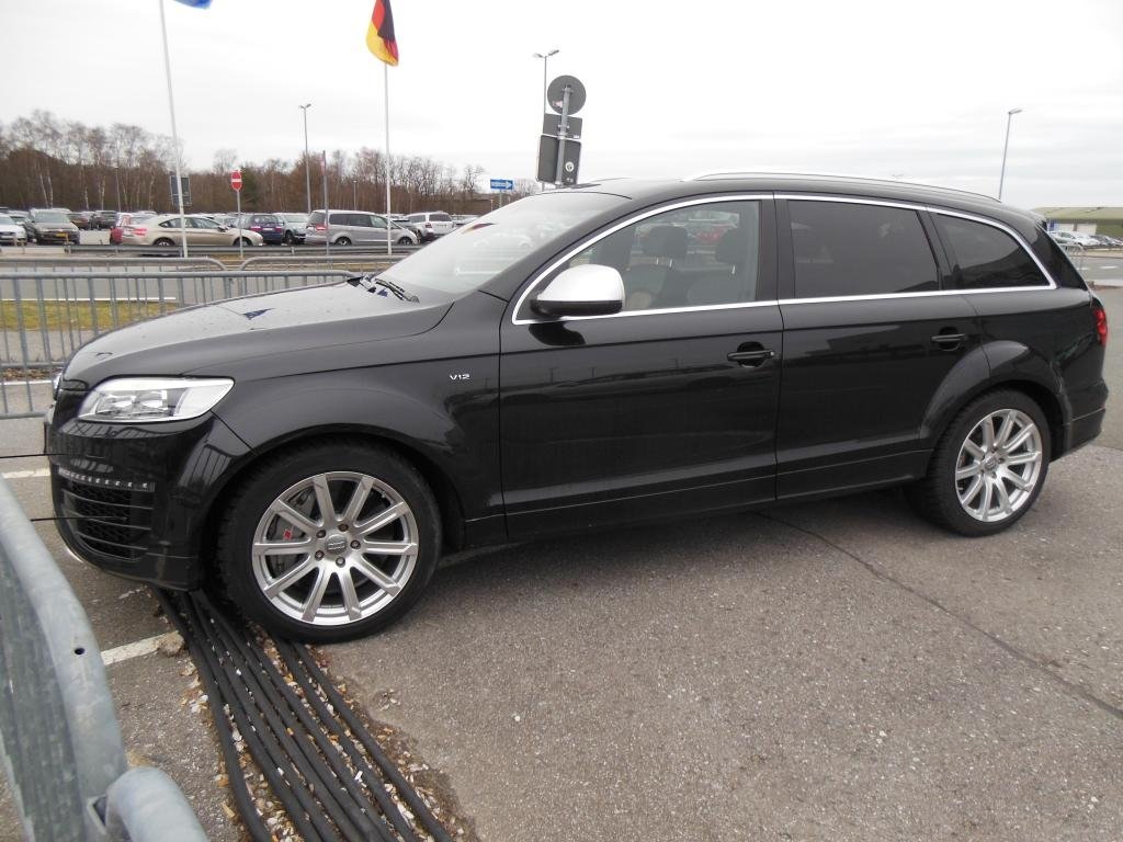 692379797Q7V12.jpg