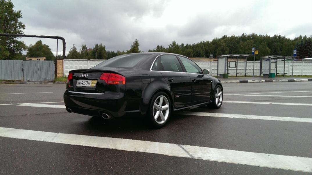 693933AUDIRS41051.jpg