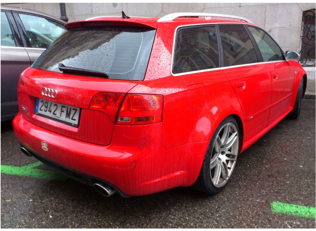 695190AUDIRS4760.jpg