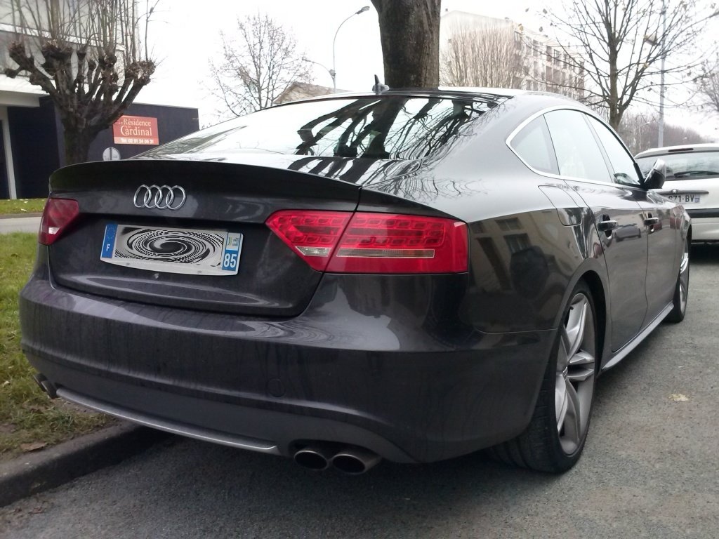 696431230S5SPORTBACK.jpg