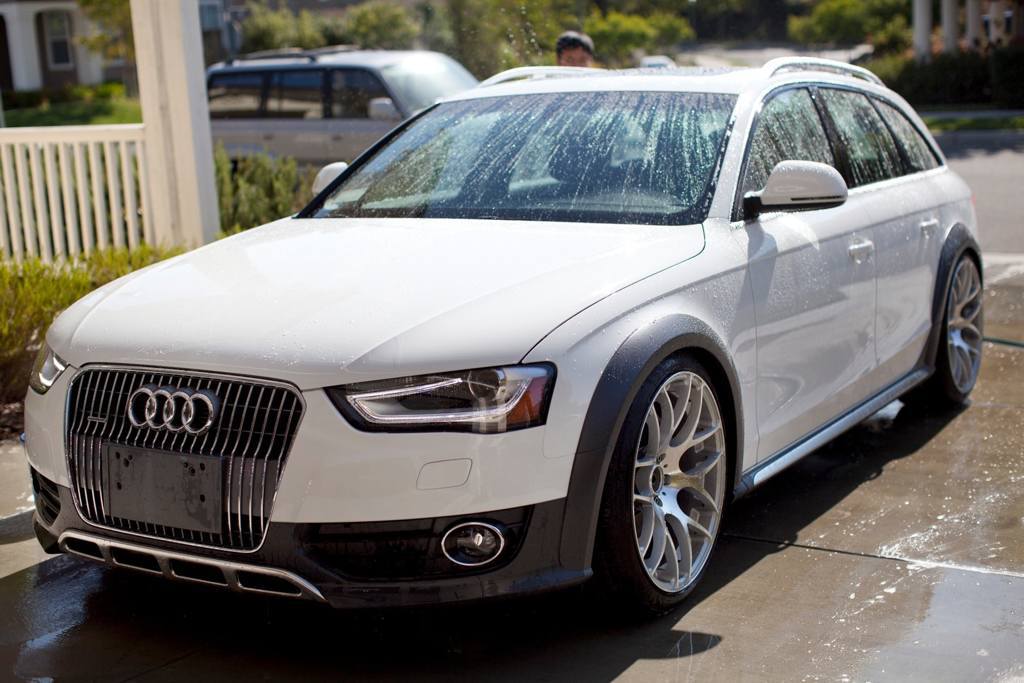 696486513AUDIA4ALLROAD.jpg