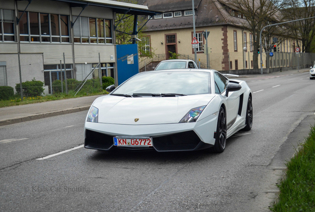 696790970LAMBORGHINI570.jpg