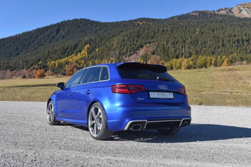 6986381511072310AudiRS3BleuSepang2.jpg