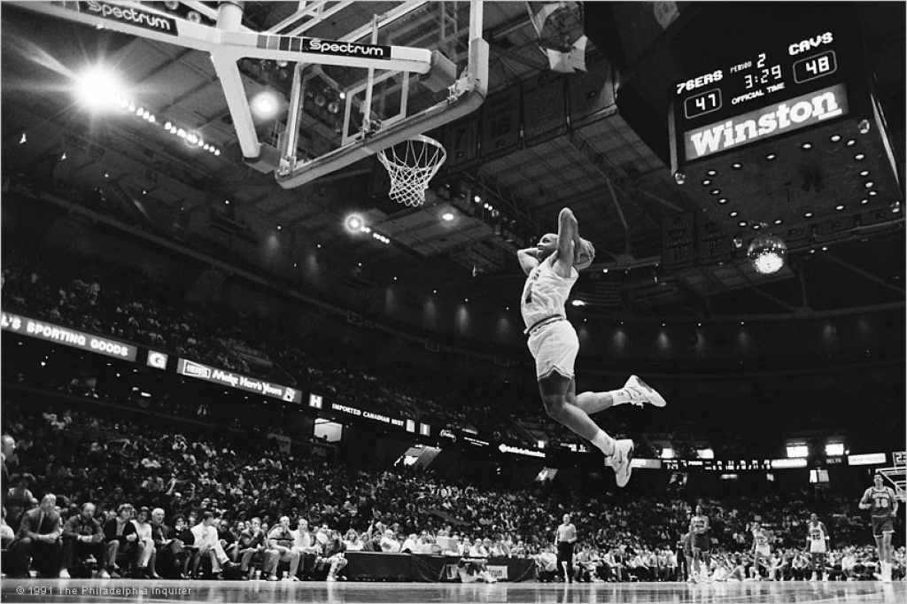 698712CharlesBarkleyDunking.jpg
