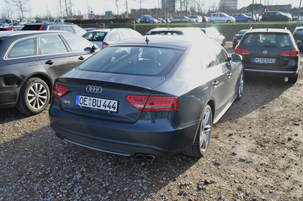 698730200S5SPORTBACK.jpg