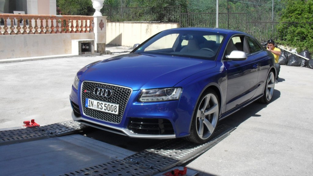 698853AUDIRS5600.jpg