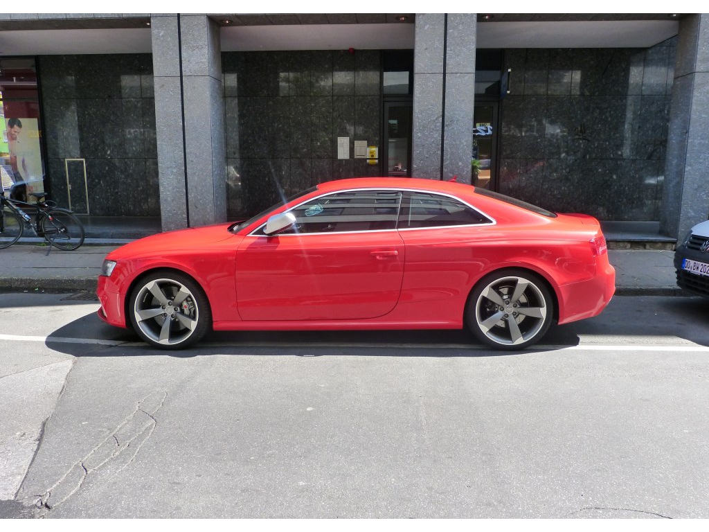 699216AUDIRS5467.jpg