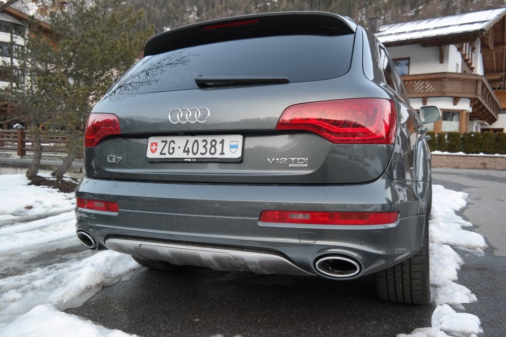 6996731012Q7V12.jpg