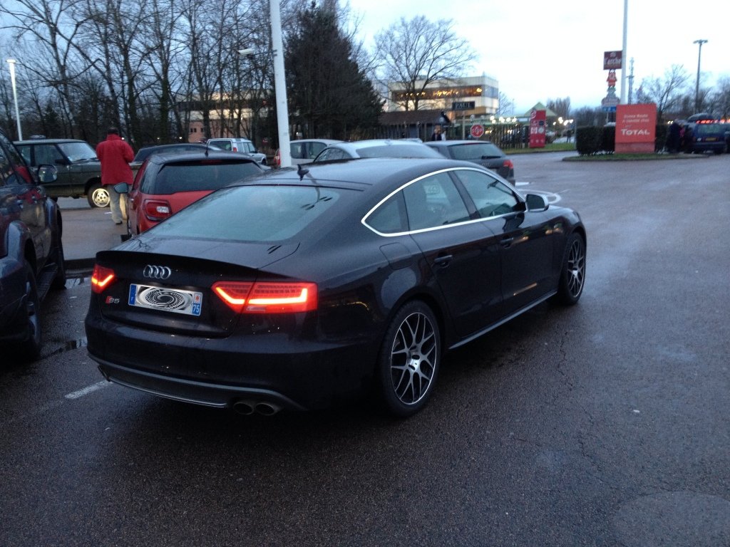699869205S5SPORTBACK.jpg