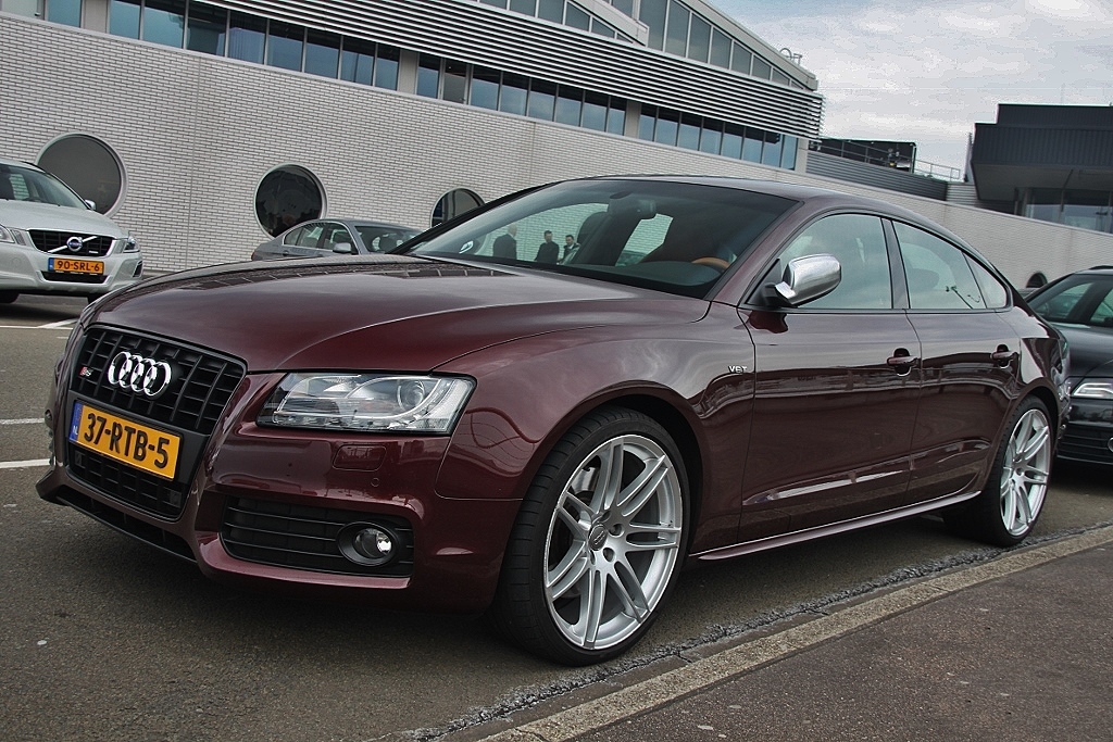 699884014S5SPORTBACK.jpg