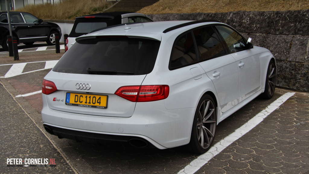 699943RS4B81036.jpg
