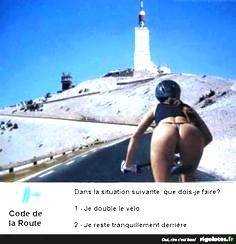 Lâimage contient peut-ÃªtreÂ : une personne ou plus, personnes debout et plein air