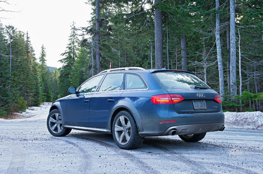 700493882AUDIA4ALLROAD.jpg