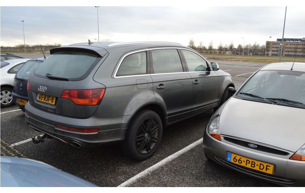 700568557Q7V12.jpg