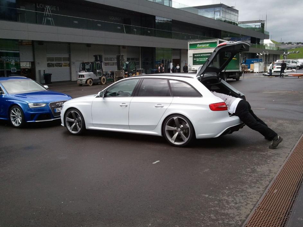 703494RS4B8ESQUIROU042.jpg