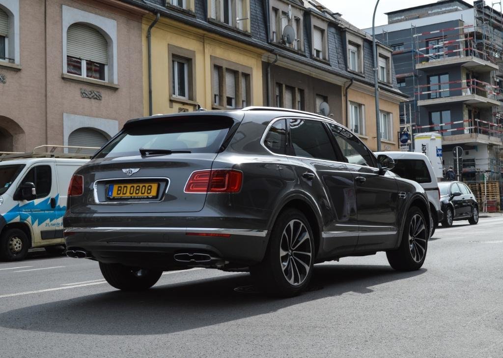 707135BENTAYGA0465.jpg