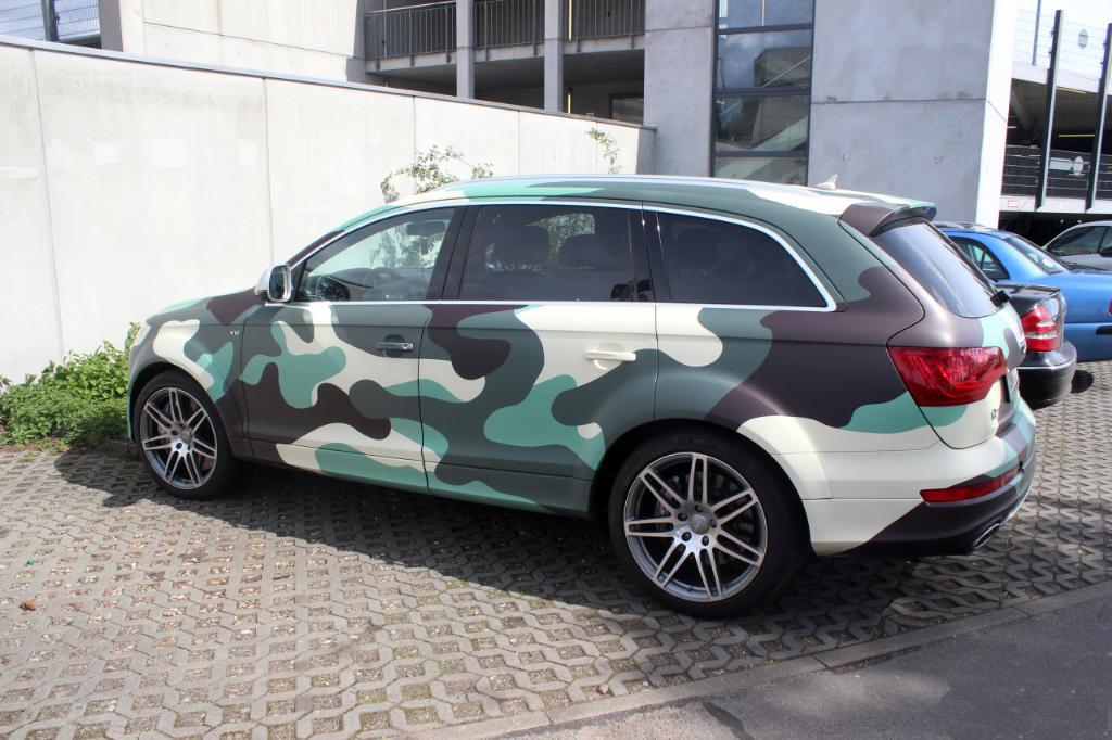 7076522178AUDIQ7V12.jpg