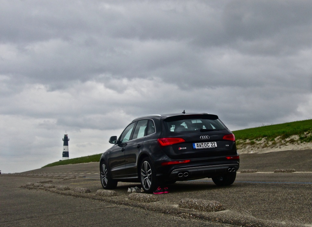 708475AUDISQ5817.jpg