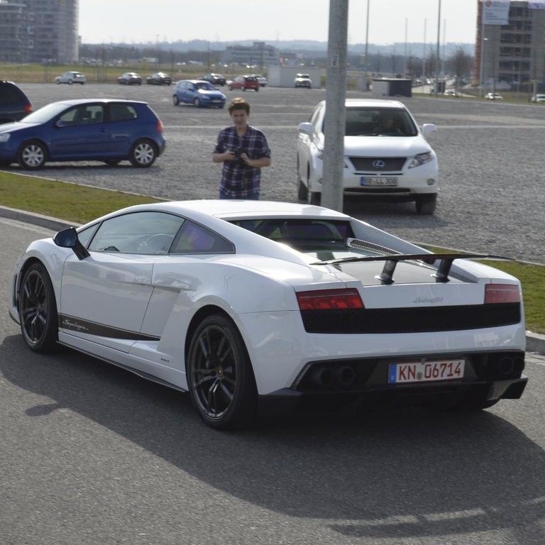 708590950LAMBORGHINI570.jpg
