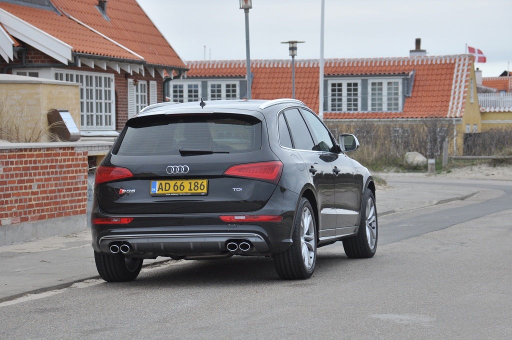 708959AUDISQ5527.jpg