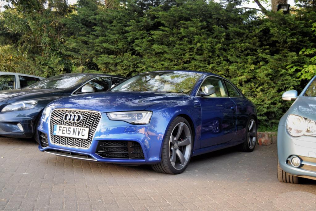 710153AUDIRS53201.jpg