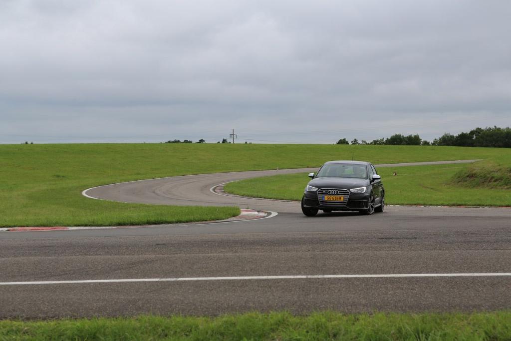 710167S1281.jpg