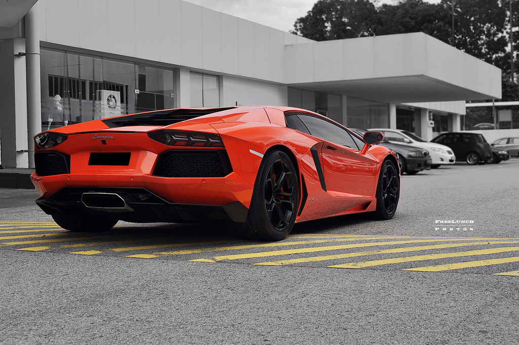 710697488LAMBORGHINIAVENTADORESQUIROU.jpg