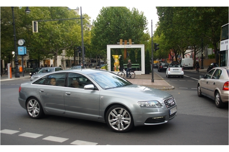 711097123S6ESQUIROU.jpg