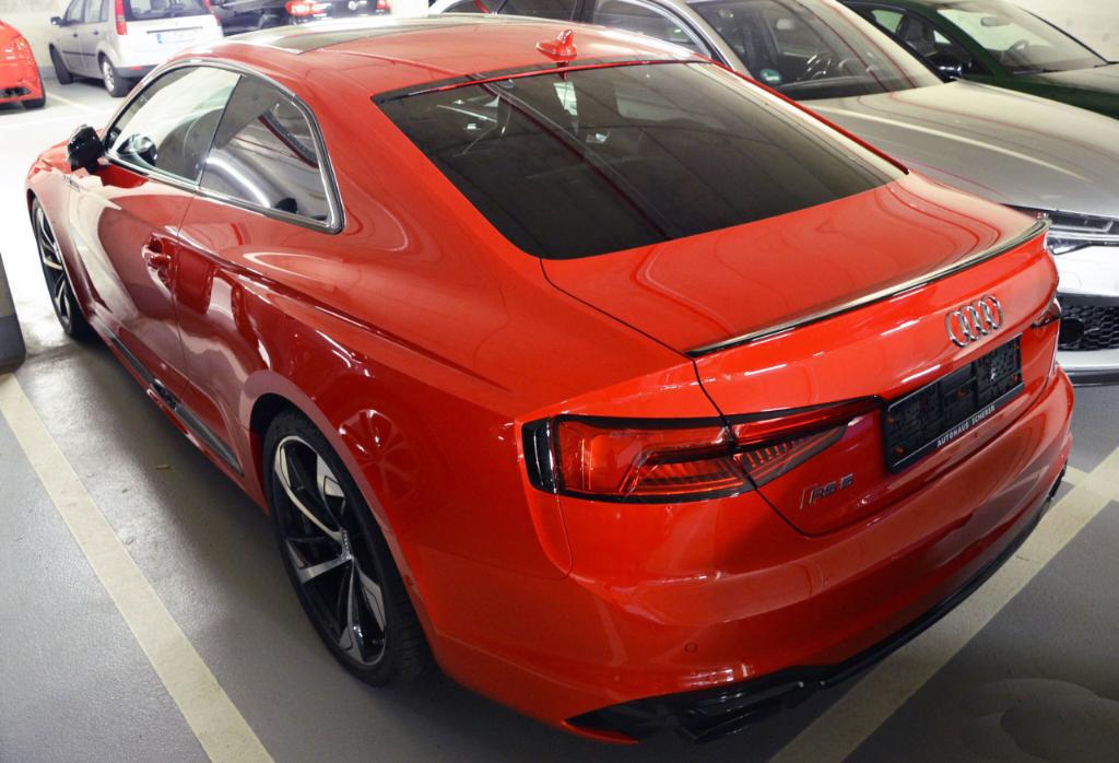 711937RS5B90350.jpg