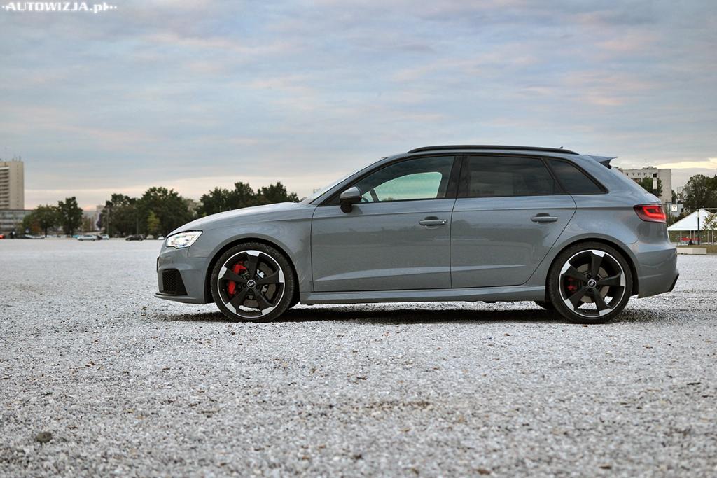 712133RS38V0597.jpg