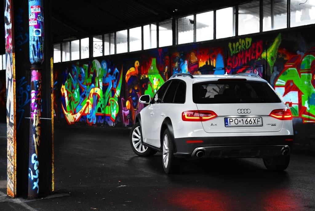 712309781AUDIA4ALLROAD.jpg
