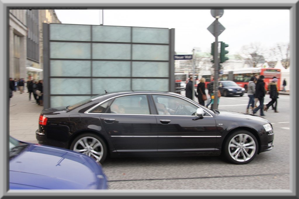 712330372S8ESQUIROU.jpg