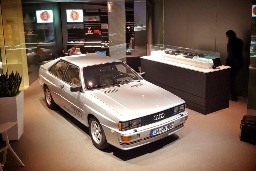 712334URQUATTRO1622.jpg