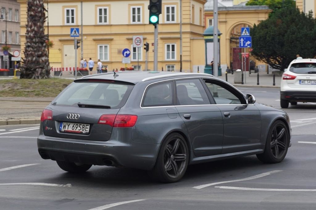 712890RS62272.jpg