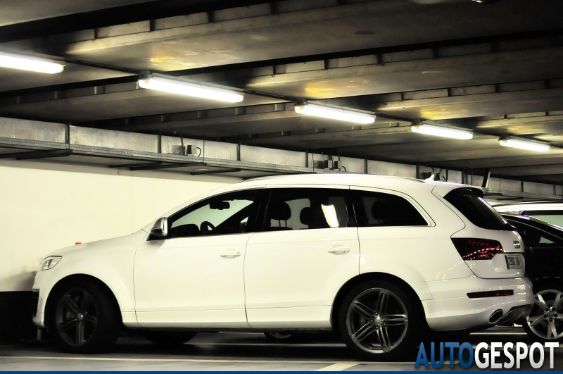 713022071Q7V12ESQUIROU.jpg