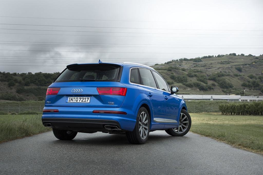 713246Q7MK2605.jpg